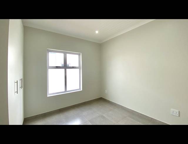 3 BEDROOM HOUSE FOR SALE IN BRITANNIA BEACH ESTATE